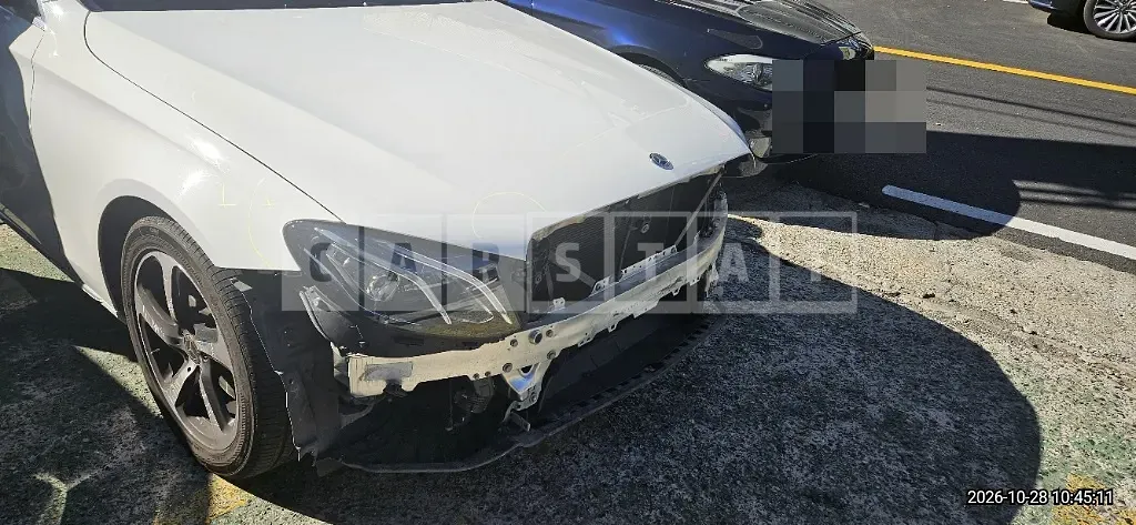 Photo 2 of 13: 2020 Mercedes-Benz E 250 — Korean insurance auction