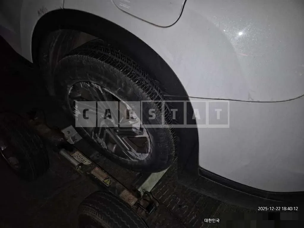 Photo 2 of 9: 2020 Hyundai Santa Fe TM — Korean insurance auction