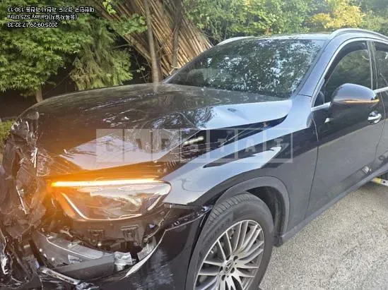 Photo 2 of 9: 2026 Mercedes-Benz GLC220d 4Matic, VIN W1NKM0FB8TF434490 — Korean insurance auction
