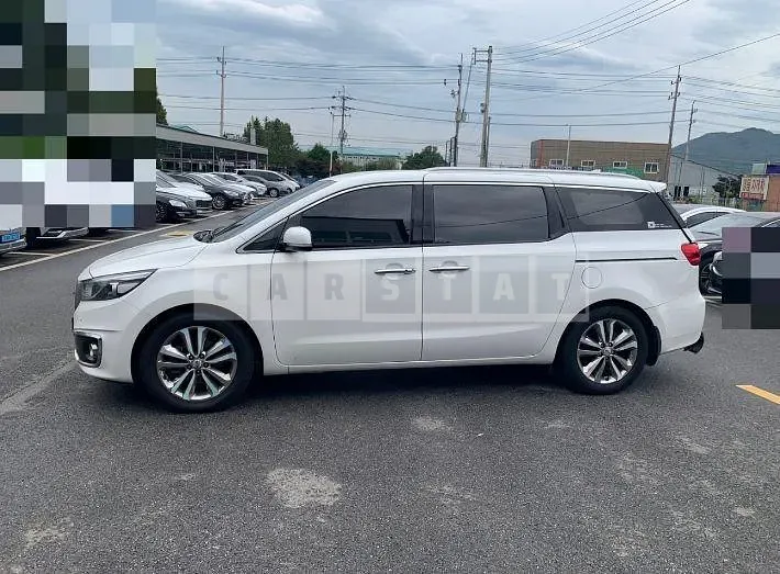 Photo 2 of 17: 2016 Kia Carnivals — Korean insurance auction