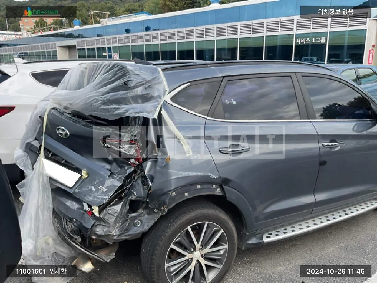 Photo 2 of 12: 2016 Hyundai Tucson, VIN KMHJ3815GHU269021 — Korean insurance auction