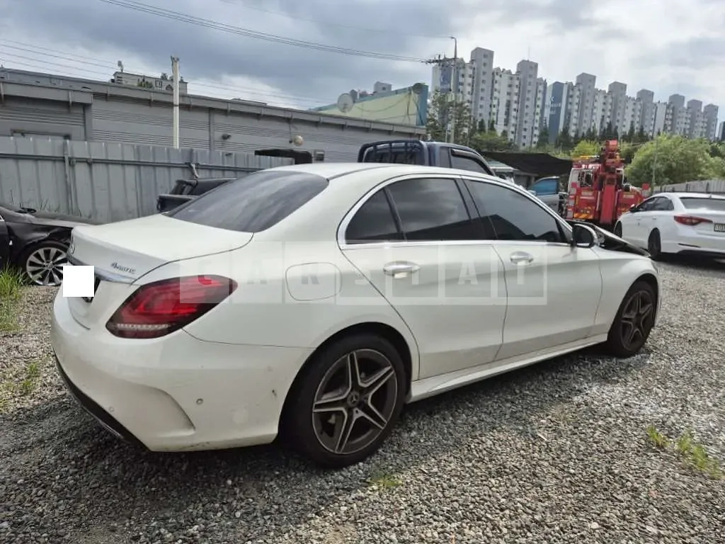 Photo 2 of 8: 2019 Mercedes-Benz C220d 4Matic — Korean insurance auction