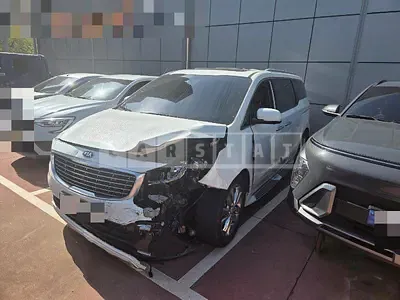 Photo 1 of 32: 2015 Kia Carnivals — Korean insurance auction