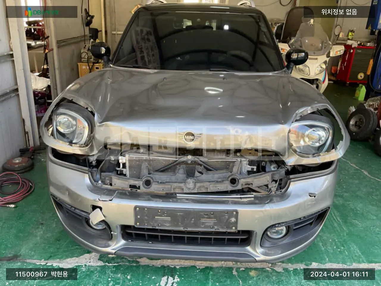 Photo 2 of 12: 2020 MINI Cooper Countryman (17), VIN WMWYX3105L3M27205 — Korean insurance auction