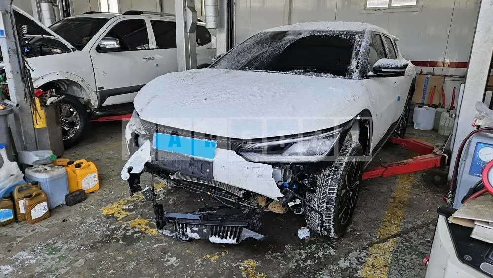 Photo 2 of 12: 2023 Kia EV6, VIN KNAC281CPPA145377 — Korean insurance auction
