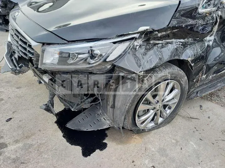 Photo 2 of 7: 2018 Kia Carnival — Korean insurance auction
