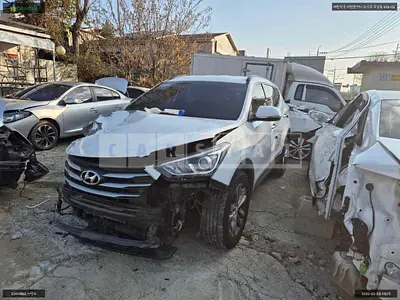 Photo 1 of 9: 2017 Hyundai Santa Fe, VIN KMHSW81UBJU810246 — Korean insurance auction