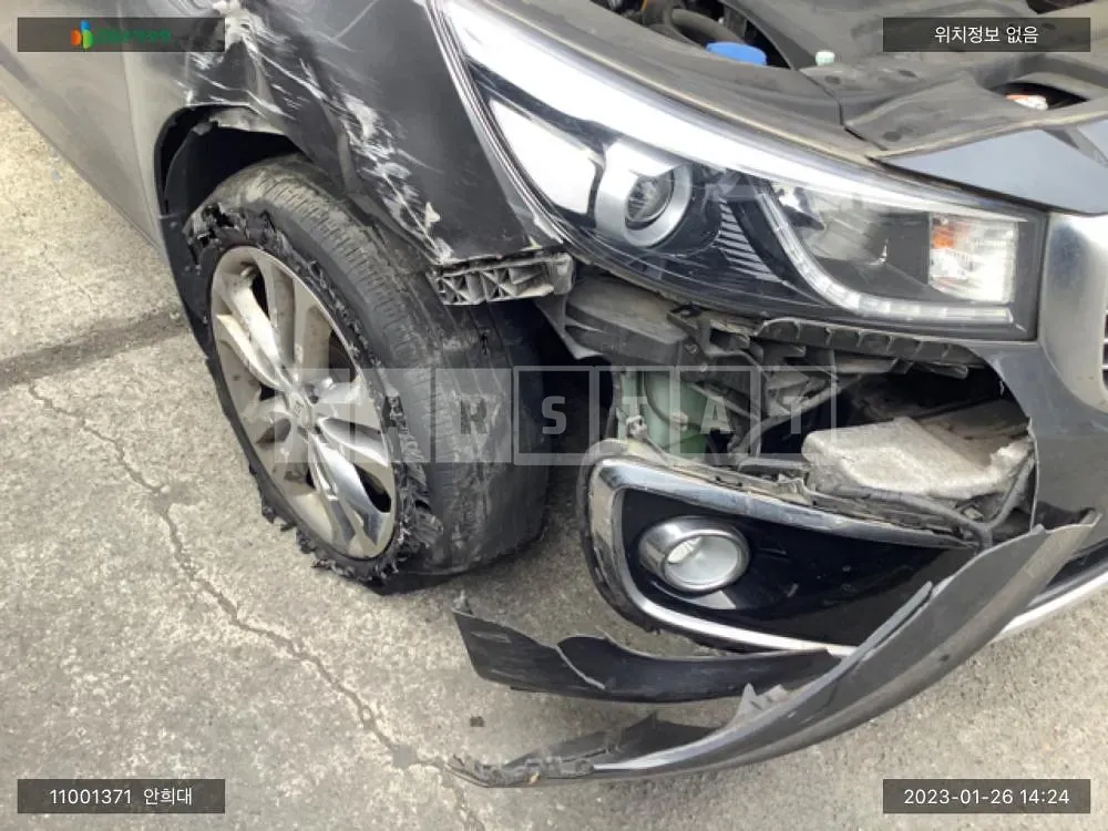 Photo 2 of 12: 2017 Kia Carnival, VIN KNAMC81ABHS307751 — Korean insurance auction