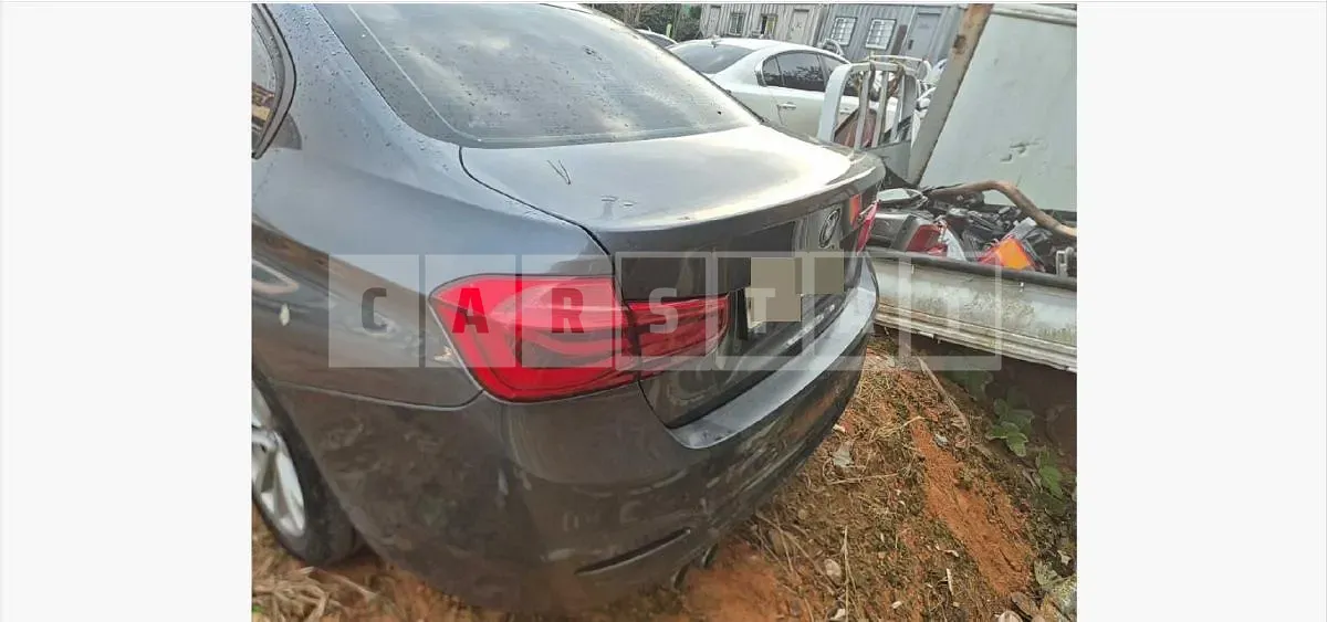 Photo 2 of 13: 2018 BMW 320d — Korean insurance auction