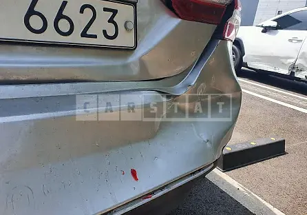 Photo 2 of 18: 2019 Toyota Camry, VIN JTNB11HK1K3075417 — Korean insurance auction