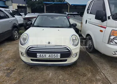 Photo 1 of 5: 2015 MINI Cooper D Five-Door — Korean insurance auction