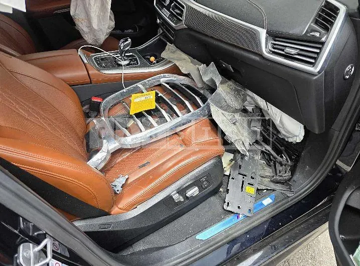 Photo 2 of 27: 2022 BMW X5 xDrive30d — Korean insurance auction