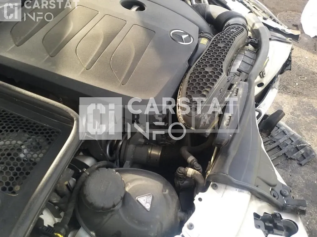 Photo 2 of 27: 2019 Mercedes-Benz C 200, VIN WDDWF8AB3KR521211 — Korean insurance auction