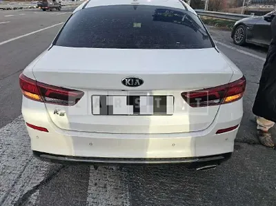 Photo 1 of 13: 2019 Kia K5 — Korean insurance auction