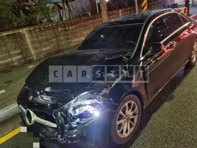Photo 2 of 23: 2020 Mercedes-Benz A220 Sedan — Korean insurance auction