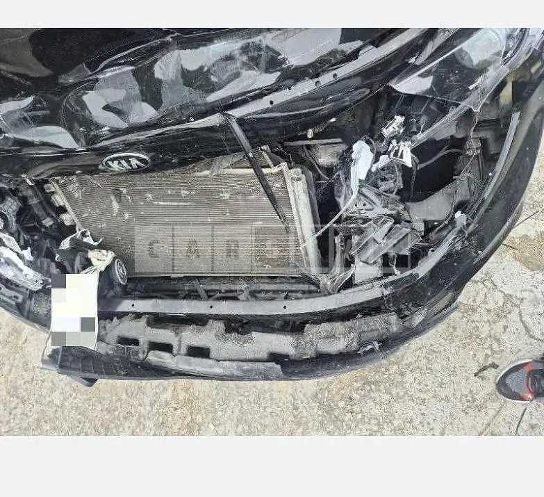 Photo 2 of 8: 2019 Kia K5 — Korean insurance auction