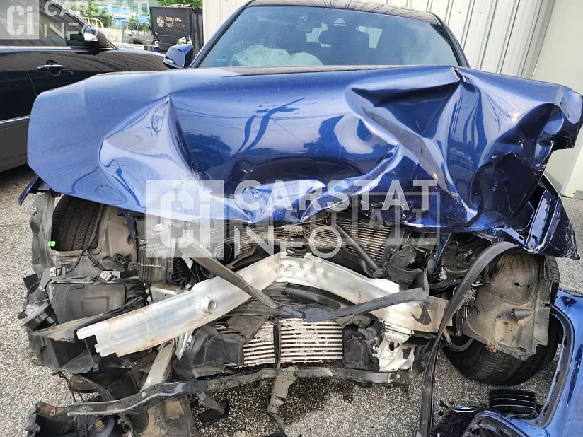 Photo 2 of 9: 2018 BMW 320i — Korean insurance auction