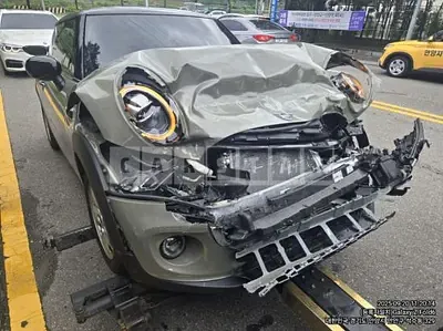 Photo 1 of 6: 2021 MINI Cooper — Korean insurance auction
