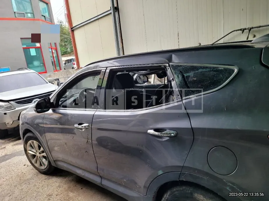 Photo 2 of 4: 2016 Hyundai Santa Fe 2.0, VIN KMHSW81UBGU631601 — Korean insurance auction