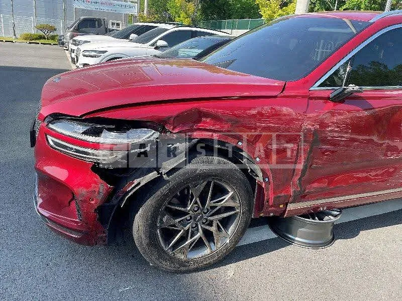 Photo 2 of 26: 2021 Genesis GV70, VIN KMTMA81BDMU045808 — Korean insurance auction