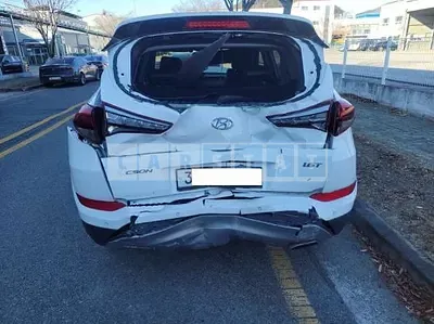Photo 1 of 10: 2018 Hyundai Tucson, VIN KMHJ3812GJU602976 — Korean insurance auction