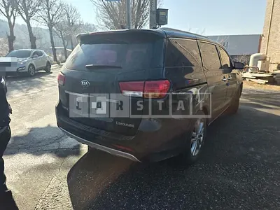 Photo 1 of 5: 2015 Kia Carnivals — Korean insurance auction
