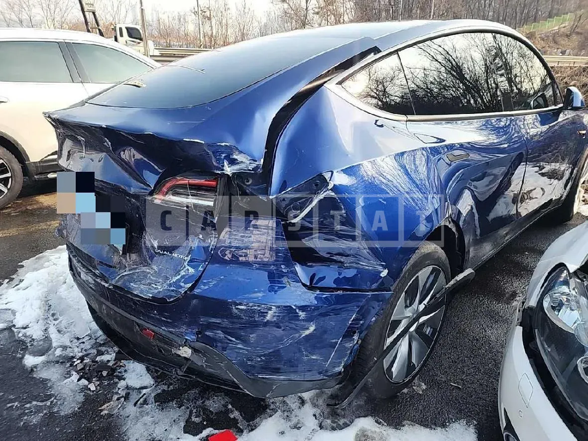 Photo 2 of 10: 2021 Tesla Model Y Long Range, VIN 5YJYGDEE4MF167284 — Korean insurance auction