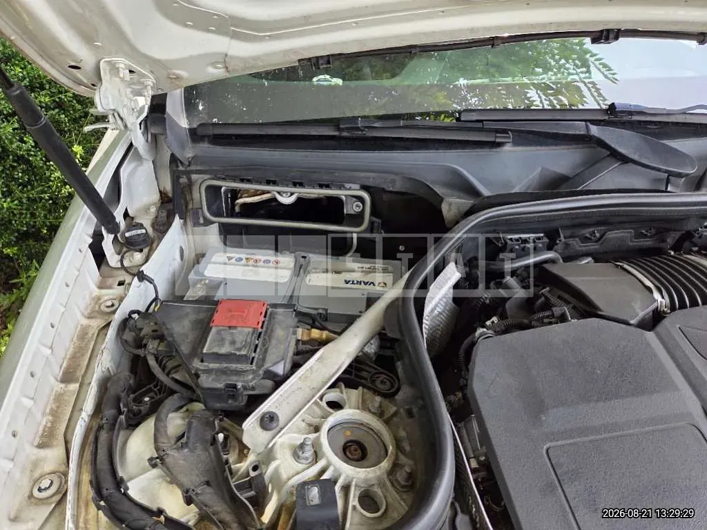 Photo 2 of 8: 2016 Mercedes-Benz E220 d — Korean insurance auction