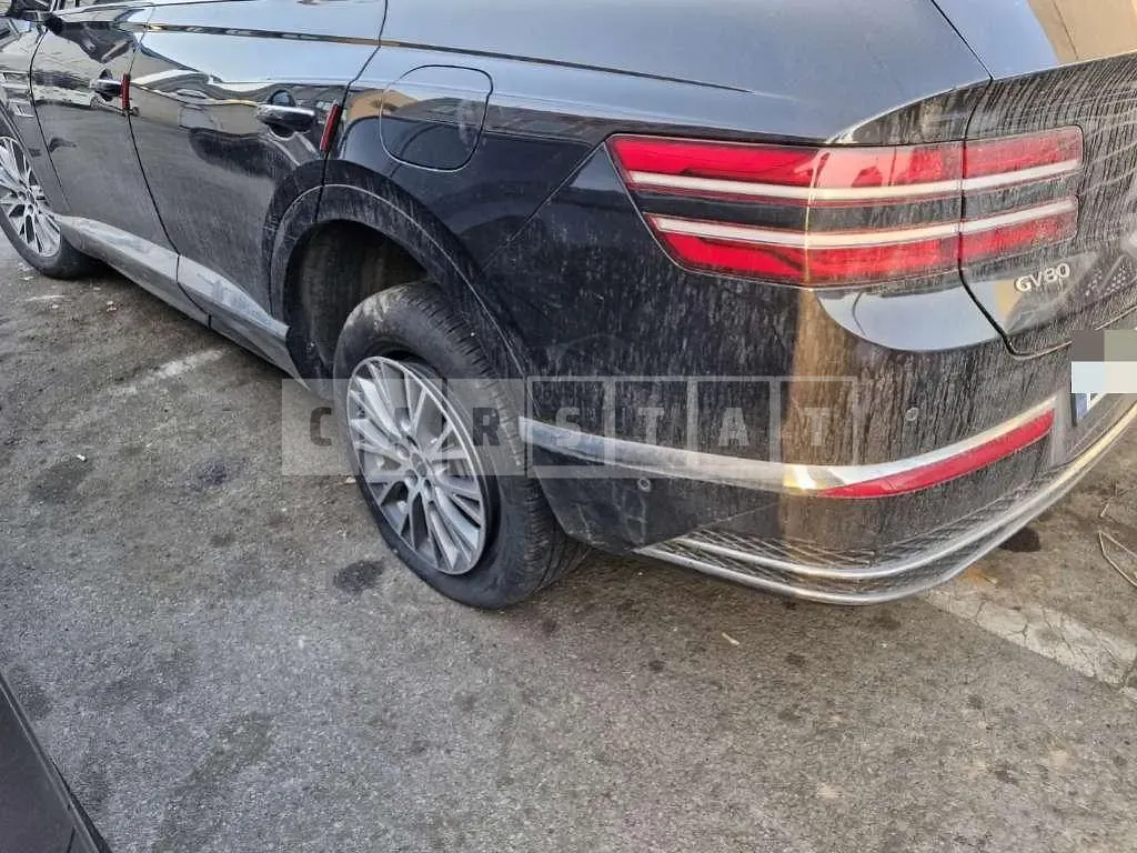 Photo 2 of 34: 2024 Genesis GV80 — Korean insurance auction