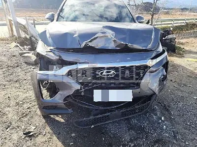 Photo 1 of 36: 2018 Hyundai Santa Fe TM — Korean insurance auction