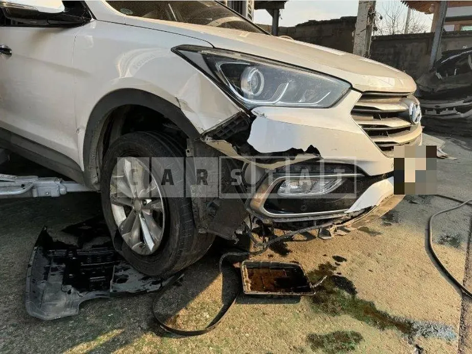 Photo 2 of 28: 2015 Hyundai Santa Fe DM — Korean insurance auction