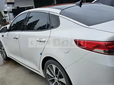 Photo 1 of 9: 2016 Kia K5, VIN KNAGX411BGA066450 — Korean insurance auction