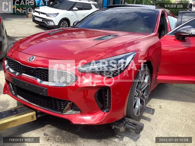 Photo 2 of 17: 2017 Kia Stinger, VIN KNAE751CDJS007447 — Korean insurance auction