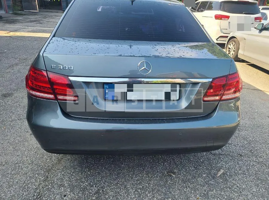 Photo 2 of 10: 2015 Mercedes-Benz E300 — Korean insurance auction