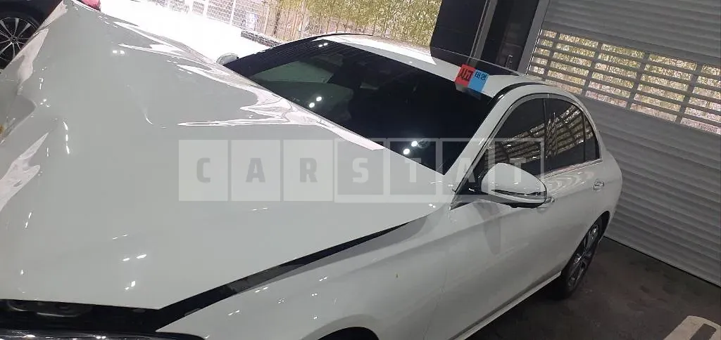 Photo 2 of 29: 2021 Mercedes-Benz E350 4Matic — Korean insurance auction