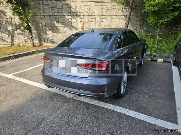 Photo 2 of 37: 2018 Audi A3 40 TFSI — Korean insurance auction