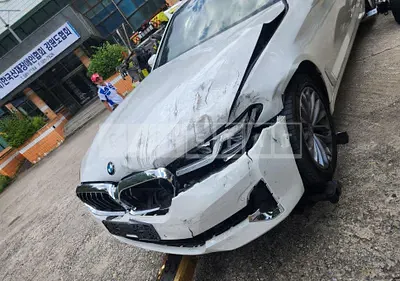 Photo 1 of 17: 2021 BMW 520i, VIN WBA11BH06MWX31369 — Korean insurance auction