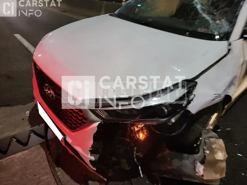 Photo 2 of 17: 2016 Hyundai Tucson, VIN KMHJ3815GHU379681 — Korean insurance auction