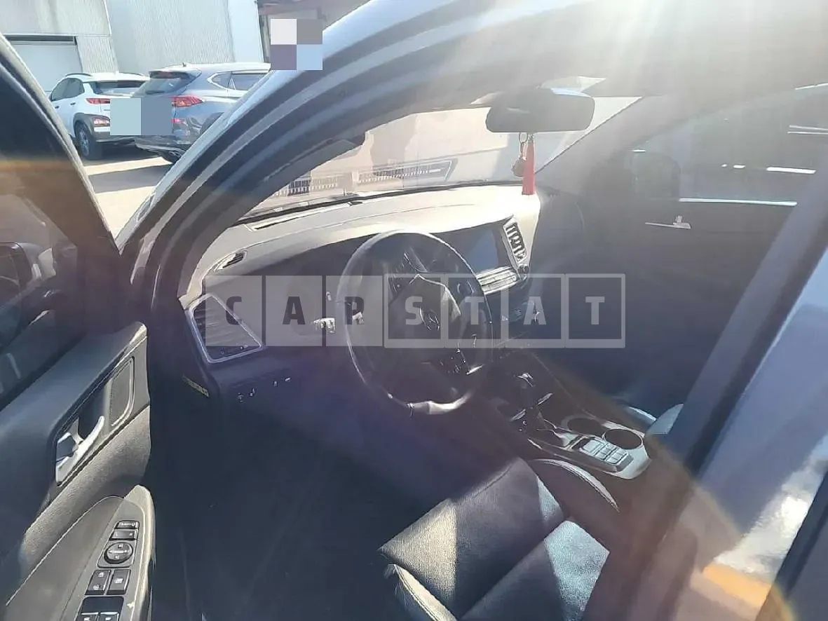 Photo 2 of 10: 2017 Hyundai Tucson TL 4WD, VIN KMHJ581ADJU567523 — Korean insurance auction