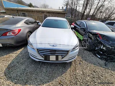 Photo 1 of 13: 2015 Genesis 3.3 — Korean insurance auction