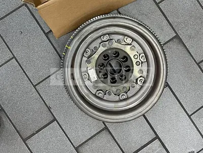 Photo 1 of 1: 2018 Volkswagen Auto Parts /Passat GT Flywheel, VIN WVWZZZ3CZJE195786 — Korean insurance auction