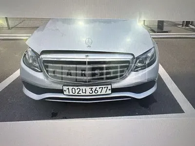Photo 1 of 15: 2019 Mercedes-Benz E 300, VIN WDDZF4JB5KA633710 — Korean insurance auction