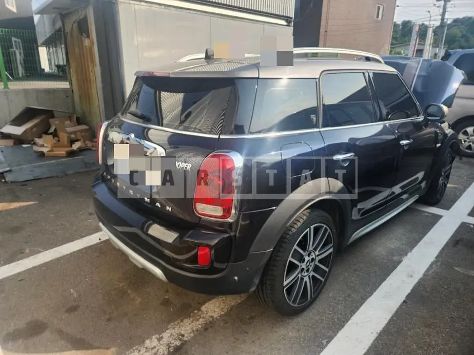 Photo 2 of 10: 2020 MINI Cooper Countryman (19), VIN WMWYX3103L3M10628 — Korean insurance auction