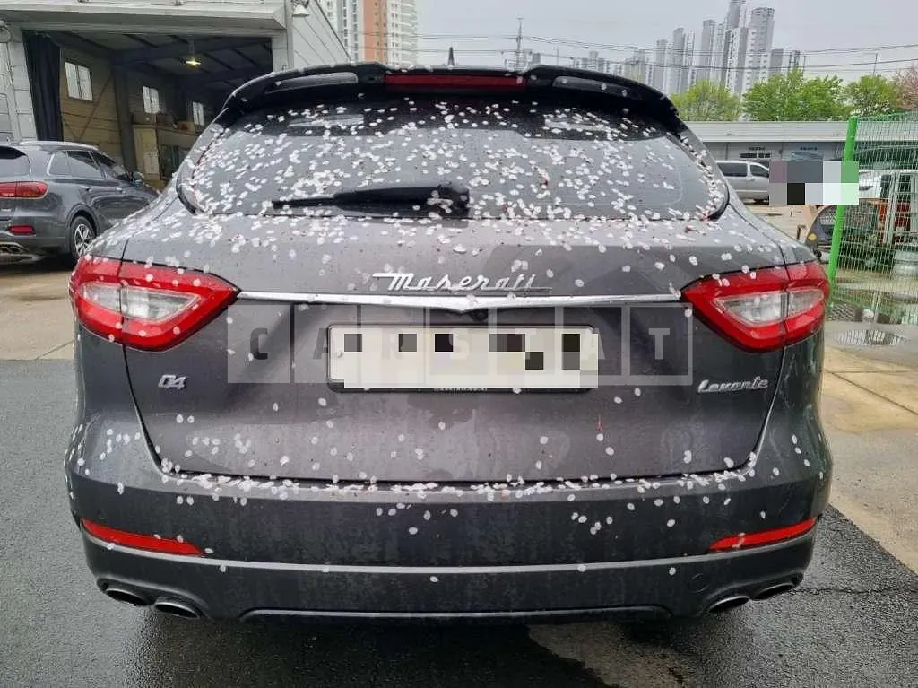 Photo 2 of 8: 2017 Maserati Levante — Korean insurance auction