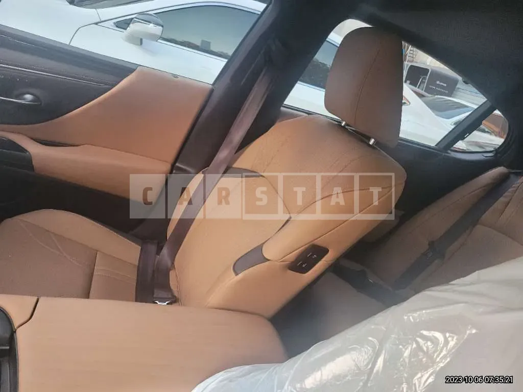 Photo 2 of 23: 2021 Lexus ES300h, VIN JTHBA1C1XM2005196 — Korean insurance auction