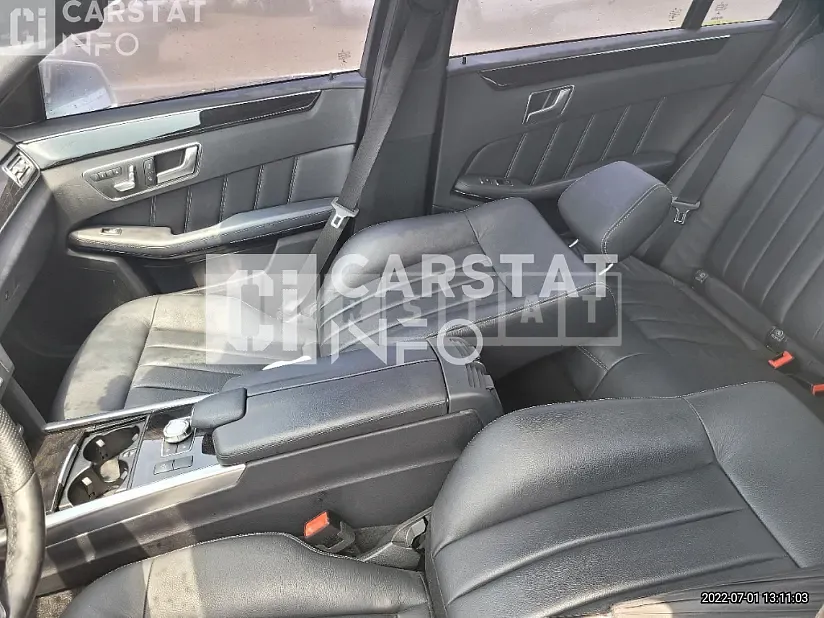 Photo 2 of 12: 2015 Mercedes-Benz Sandsbenz E300, VIN WDDHF5FBXFB140759 — Korean insurance auction
