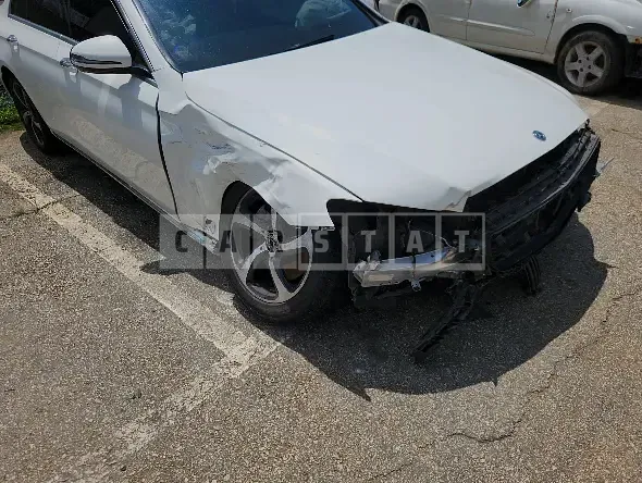 Photo 2 of 6: 2020 Mercedes-Benz E 250, VIN WDDZF4FB8LA704179 — Korean insurance auction