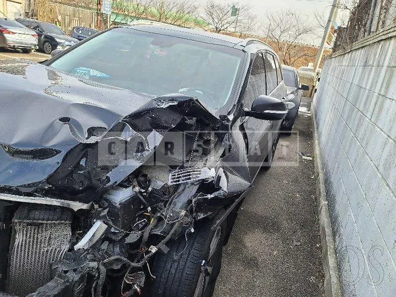 Photo 2 of 17: 2018 Kia Sorento, VIN KNAPG81BBJA420599 — Korean insurance auction