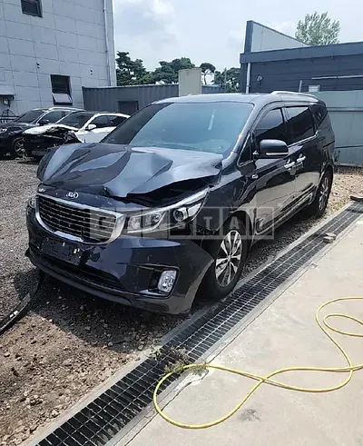 Photo 1 of 10: 2018 Kia Carnival — Korean insurance auction