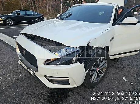Photo 3 of 3: 2017 Jaguar F-Pace 20d — Korean insurance auction
